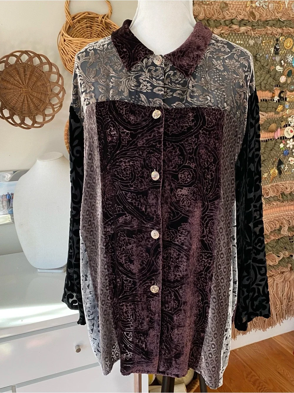Citron Santa Monica 100% Silk Velvet Burnout Button Down Blouse Size L